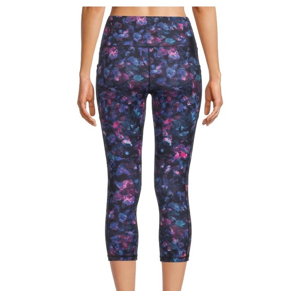 Avia Women's Active Performance
Legging Capri Pants Size S (4-6) Multi Color - Picture 2 of 12